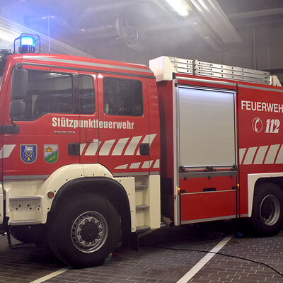 Bild vergr&ouml;&szlig;ern: Tanklöschfahrzeug bei der spektakulären offiziellen Fahrzeugübergabe am 24.2.2017.