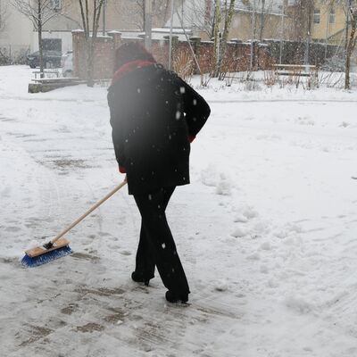 Schneefegen.