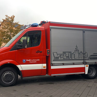 Bild vergr&ouml;&szlig;ern: Vorausrüstwagen - Seitenansicht