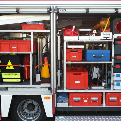 Bild vergr&ouml;&szlig;ern: Vorausrüstwagen Beladung rechte Seite hinten