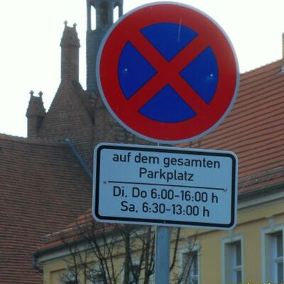 Foto Parkverbotsschild am Marktplatz