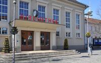 Bild vergr&ouml;&szlig;ern: ein Bibliotheksgebäude
