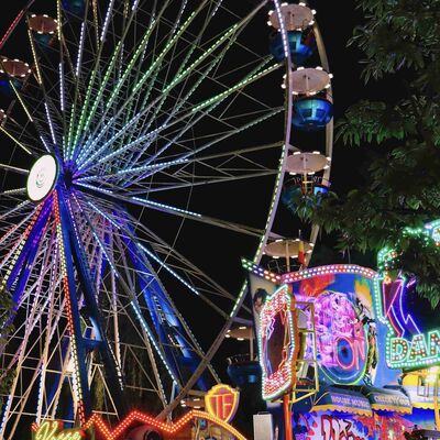 Bild vergr&ouml;&szlig;ern: Fahrgeschäfte beim Turmfest